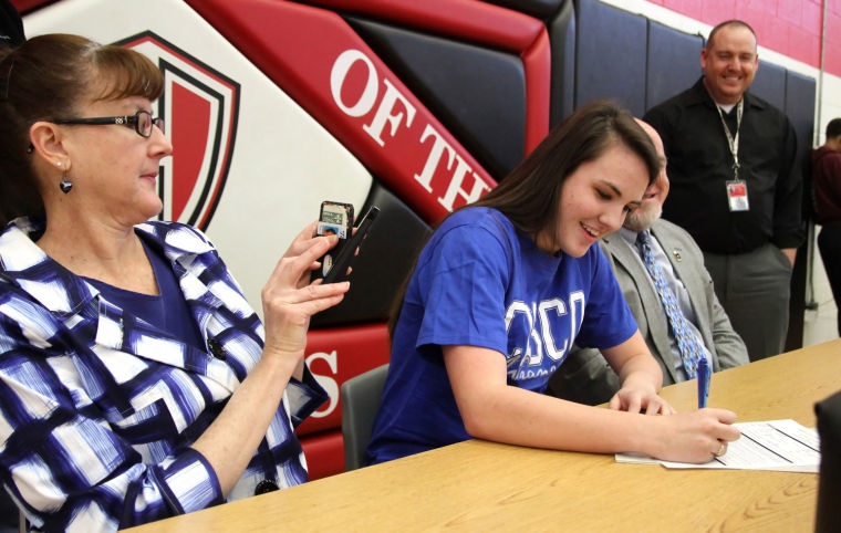 Volleyball Signing: Jordan Denney to Cisco J.C.